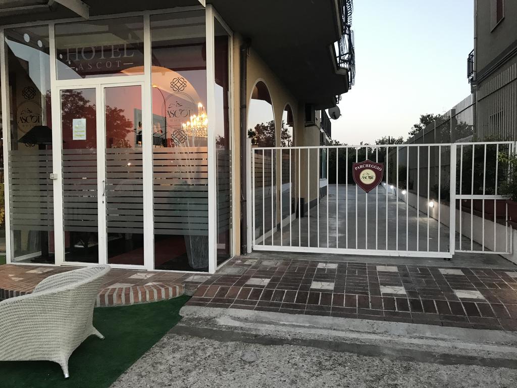 Hotel Ascot Caianello Ngoại thất bức ảnh