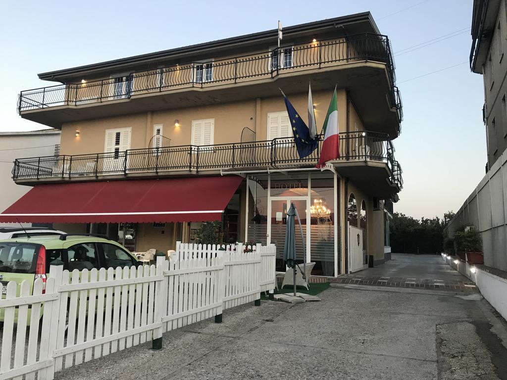 Hotel Ascot Caianello Ngoại thất bức ảnh